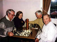 chess3.jpg (27357 bytes)