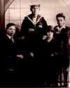 Moores_family_1926_Glascow_Scotland_Charlie_AndrewJeanJimmy.jpg (105586 bytes)