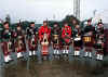 Maybole Pipe band welcomes cruisers.jpg (70198 bytes)